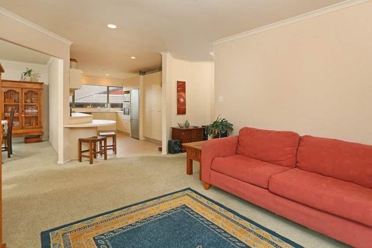 Photo of property in 10 Jubaea Place, Henderson, Auckland, 0610