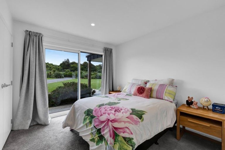 Photo of property in 7 Harkness Rice Way, Koru, New Plymouth, 4374