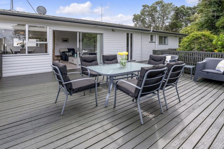 Photo of property in 2/3 Pohutukawa Avenue, Shelly Park, Auckland, 2014