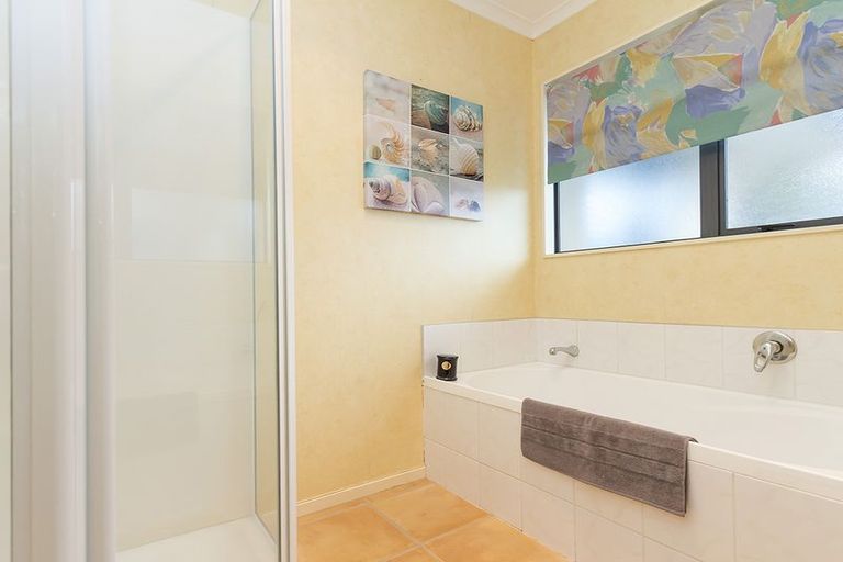 Photo of property in 173 Kilkenny Drive, East Tamaki Heights, Auckland, 2016