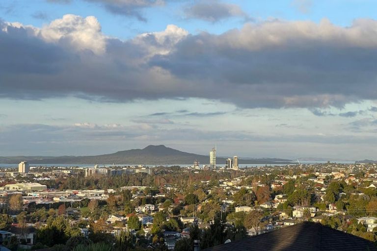 Photo of property in 1/41 High Road, Glenfield, Auckland, 0629