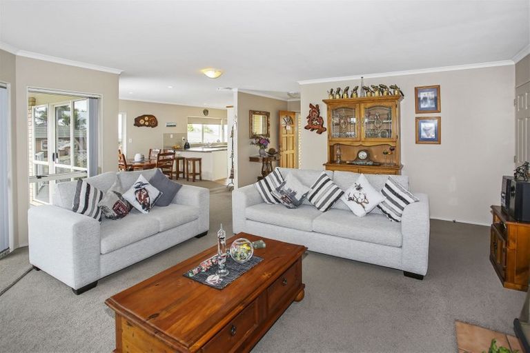 Photo of property in 6 Jacaranda Court, Pukekohe, 2120