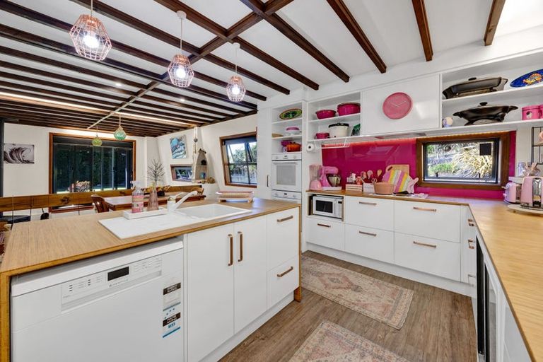 Photo of property in 9 Beach Road, Patea, 4520