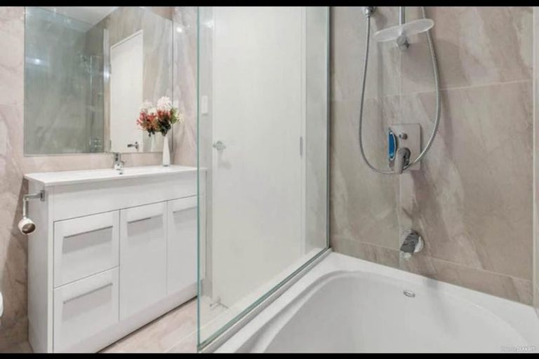 Photo of property in 37 Adamson Road, Flat Bush, Auckland, 2019