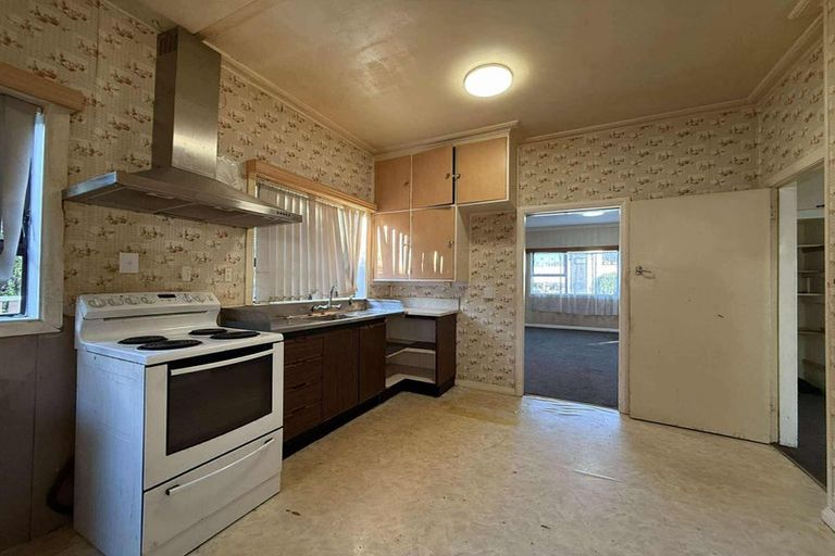 Photo of property in 8 Phillip Street, Johnsonville, Wellington, 6037