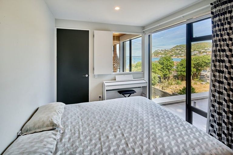 Photo of property in 196 The Esplanade, Island Bay, Wellington, 6023