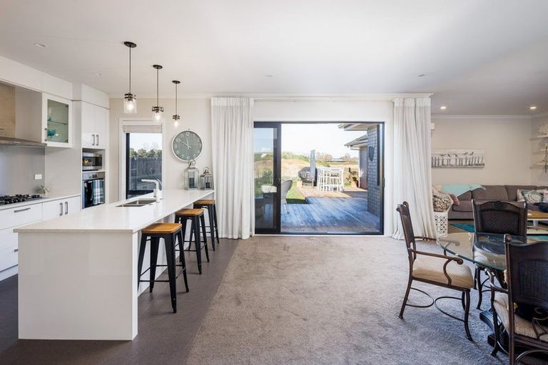 Photo of property in 54 Norfolk Drive, Cambridge, 3434