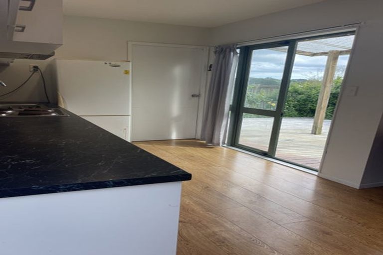 Photo of property in 49 Tawa Road, Kumeu, 0891