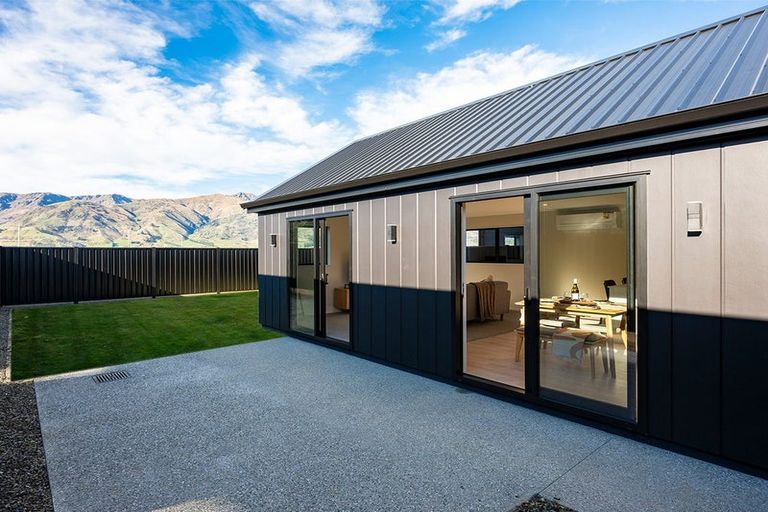 Photo of property in 13 Gillespie Street, Lake Hawea, 9382