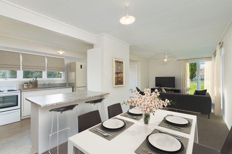 Photo of property in 1 Tawa Place, Waiuku, 2123