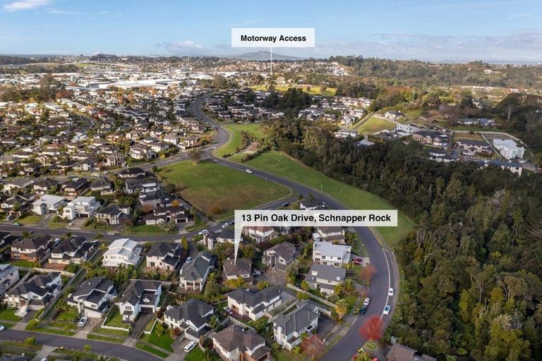 Photo of property in 13 Pin Oak Drive, Schnapper Rock, Auckland, 0632