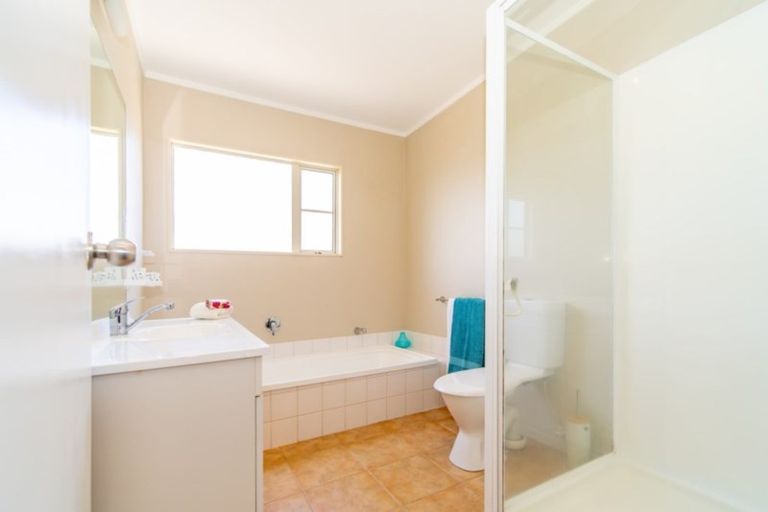 Photo of property in 6 Waikaremoana Place, Pakuranga Heights, Auckland, 2010