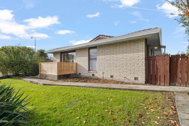 Photo of property in 2 Castile Place, Belfast, Christchurch, 8051