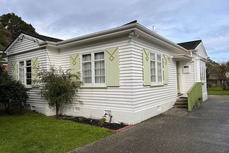 Photo of property in 16 Athens Street, Miramar, Wellington, 6022