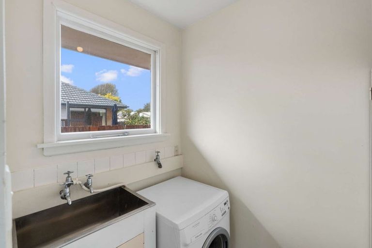 Photo of property in 39 Lake Terrace Road, Burwood, Christchurch, 8061