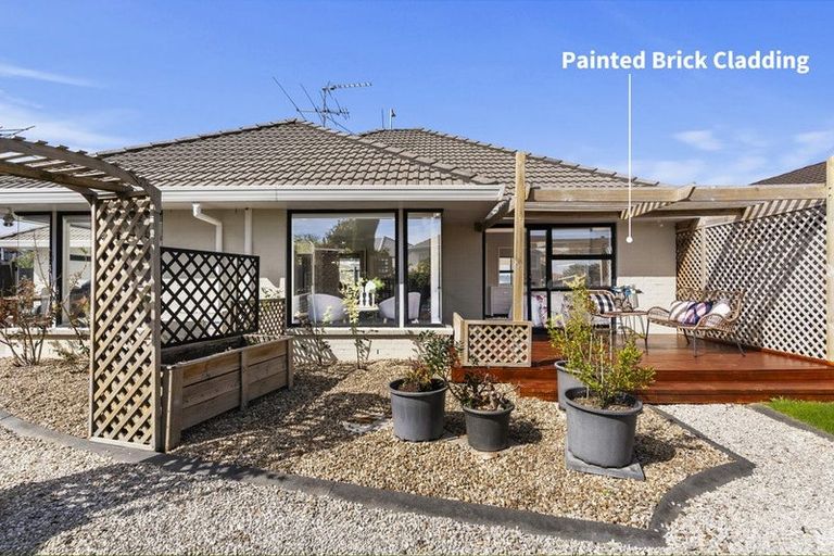 Photo of property in 2/83 Meadowland Drive, Somerville, Auckland, 2014