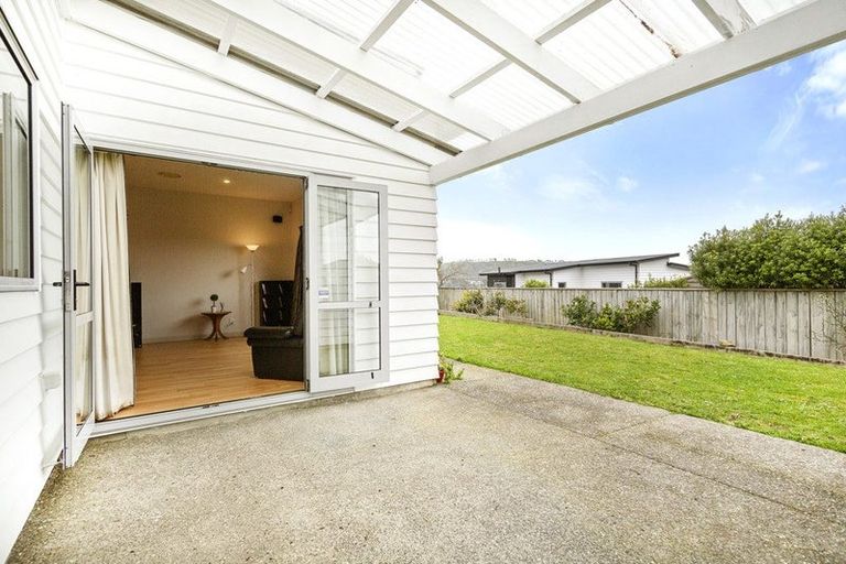 Photo of property in 15 Paparoa Crescent, Aotea, Porirua, 5024