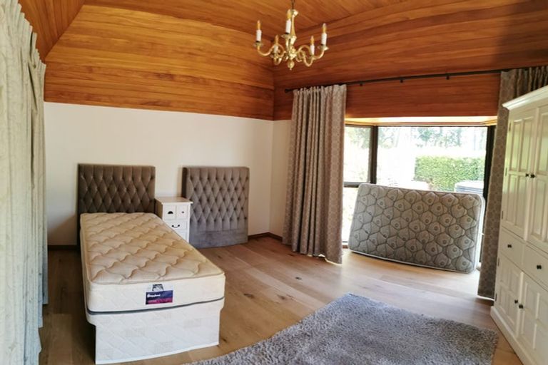 Photo of property in 18 Kaipara Road, Papakura, 2582