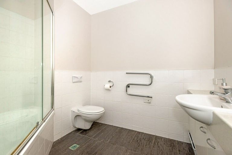 Photo of property in 211/2 Reads Quay, Gisborne, 4010