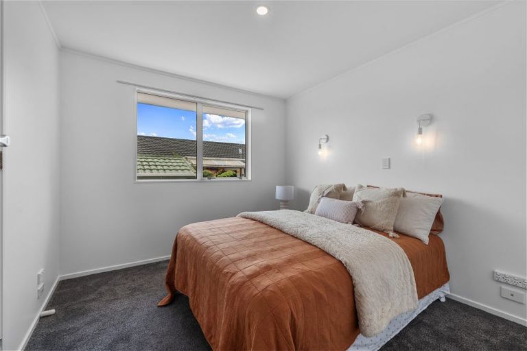 Photo of property in 3/56 Flanshaw Road, Te Atatu South, Auckland, 0610