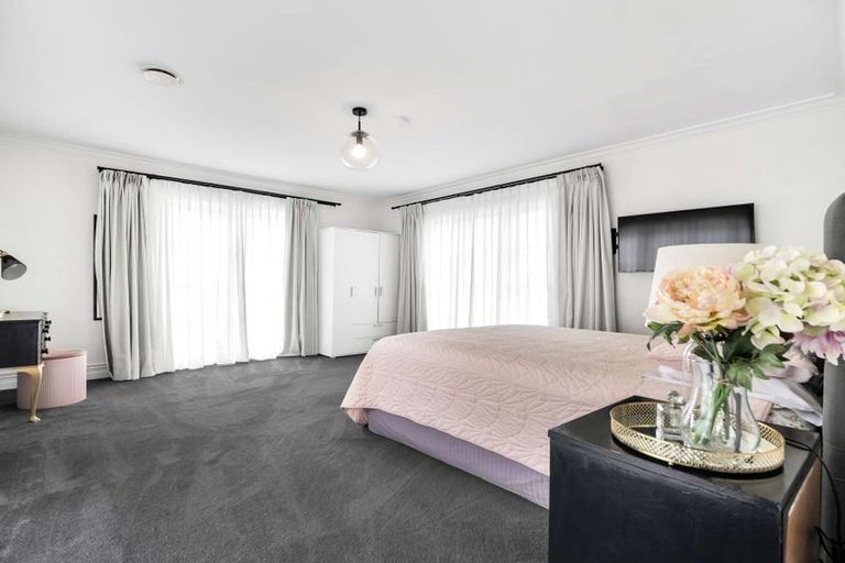 Photo of property in 43 Colombo Road, Waiuku, 2123