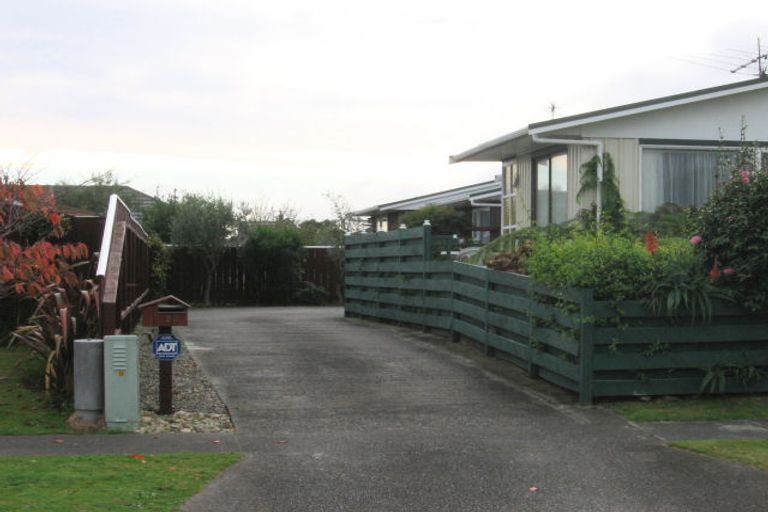 Photo of property in 22a Kanawa Street, Waikanae, 5036