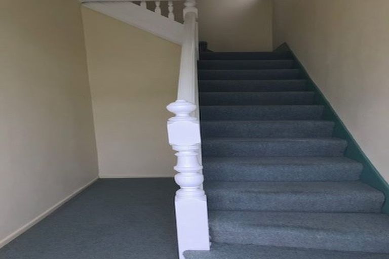 Photo of property in 100 Wallace Street, Mount Cook, Wellington, 6021