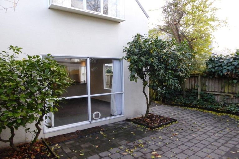 Photo of property in 30 Coles Place, St Albans, Christchurch, 8014