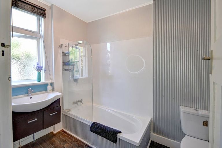 Photo of property in 22 Motu Street, Saint Clair, Dunedin, 9012