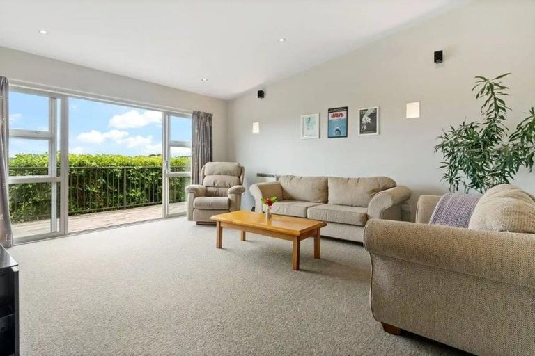 Photo of property in 27 Matheson Road, Red Beach, 0932