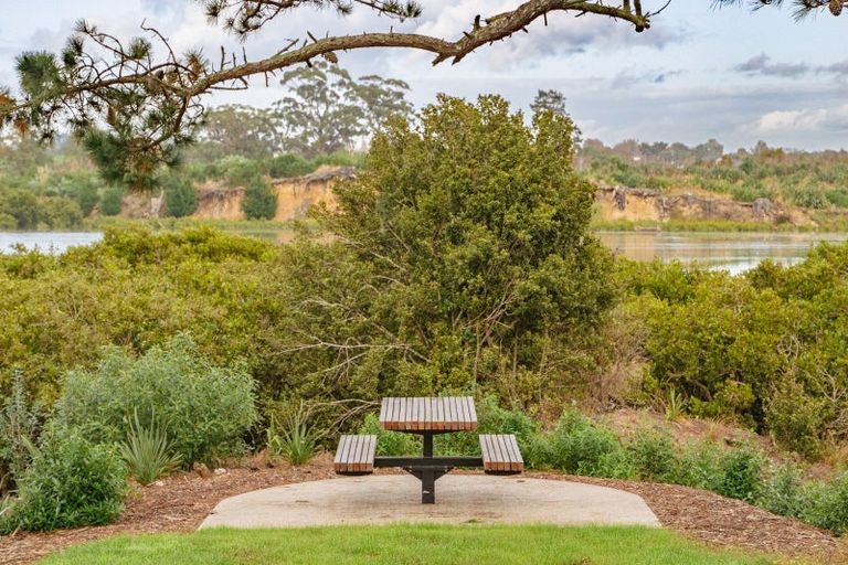 Photo of property in 2 Emerald Avenue, Rosehill, 2113