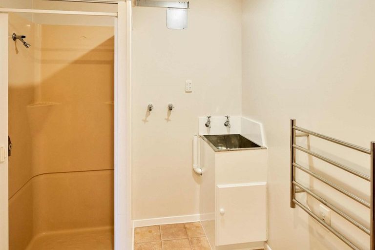 Photo of property in 99 Kahu Road, Paremata, Porirua, 5024