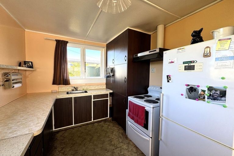 Photo of property in 8 Kowhai Street, Kaka Point, Balclutha, 9271