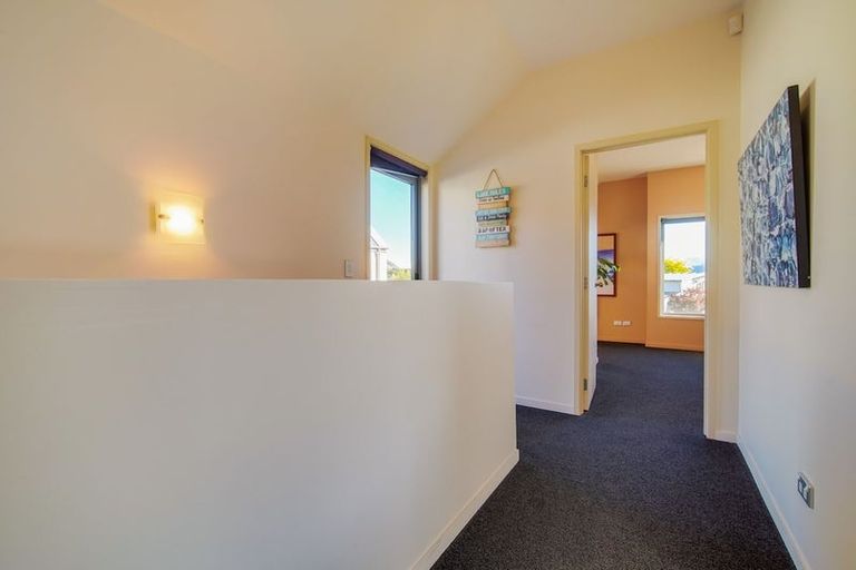 Photo of property in 9 Meadowbrook Place, Wanaka, 9305