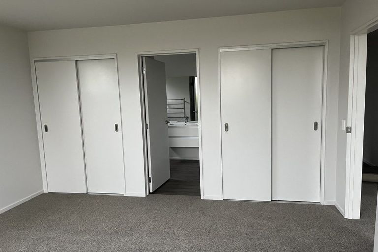 Photo of property in 28 Mount Creighton Crescent, Wanaka, 9305