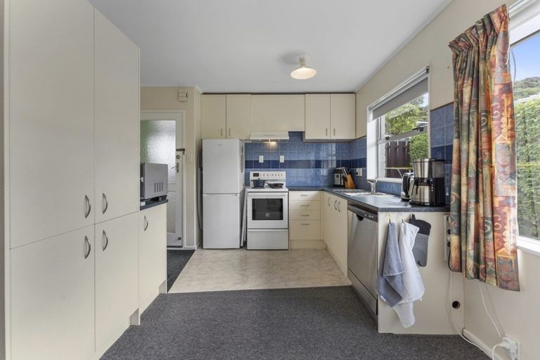 Photo of property in 7a Lincoln Grove, Wainuiomata, Lower Hutt, 5014