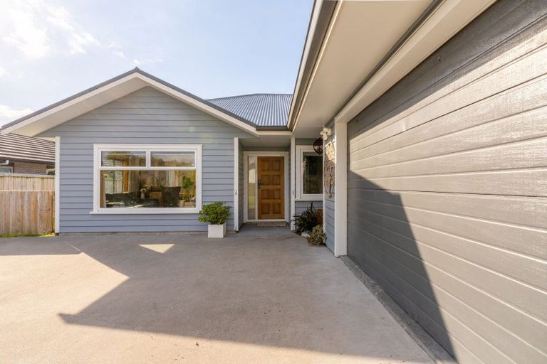 Photo of property in 32 Ballintoy Park Drive, Welcome Bay, Tauranga, 3175