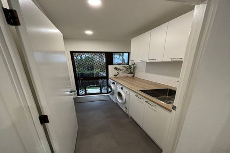 Photo of property in 5 Strid Road, Te Atatu South, Auckland, 0610