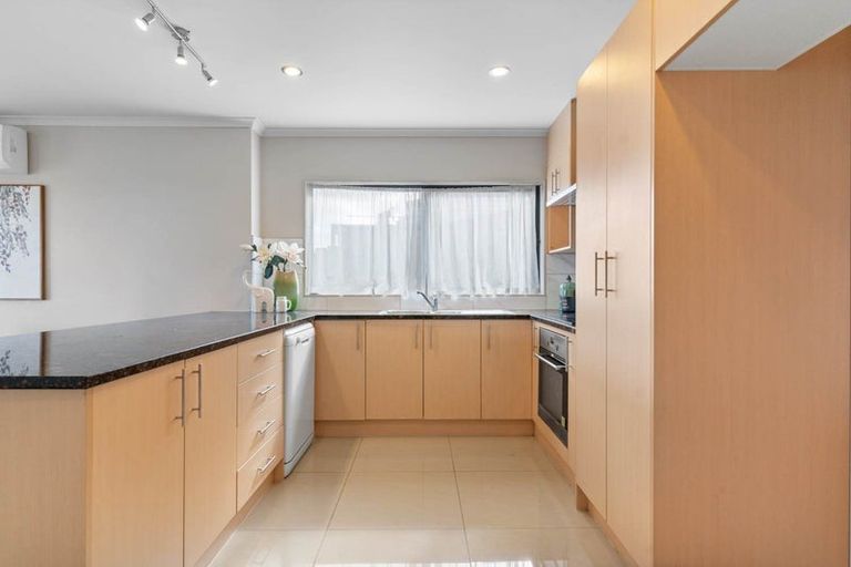 Photo of property in 173 Keri Vista Rise, Papakura, 2110