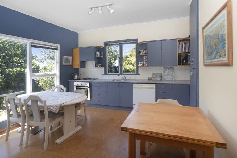 Photo of property in 2 Courtenay Street, St Albans, Christchurch, 8014