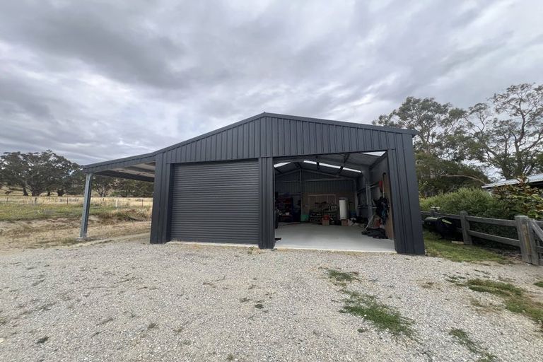 Photo of property in 2500 Tarras-cromwell Road, Tarras, Cromwell, 9383