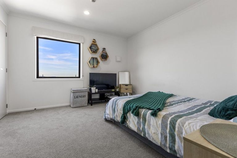 Photo of property in 2a Harakeke Road, Hobsonville, Auckland, 0618