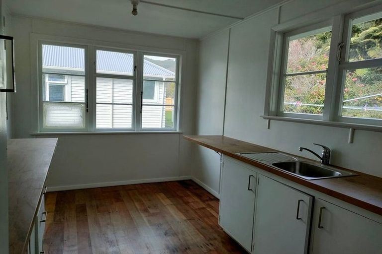 Photo of property in 382 George Street, Stokes Valley, Lower Hutt, 5019
