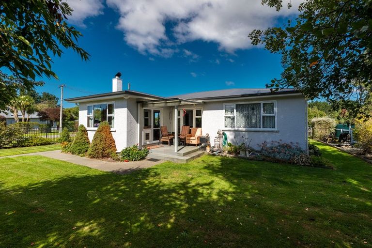 Photo of property in 85 Timaru Road, Waimate, 7924