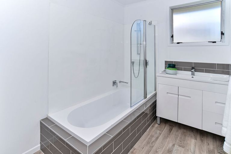 Photo of property in 64 Henwood Road, Mangere East, Auckland, 2024