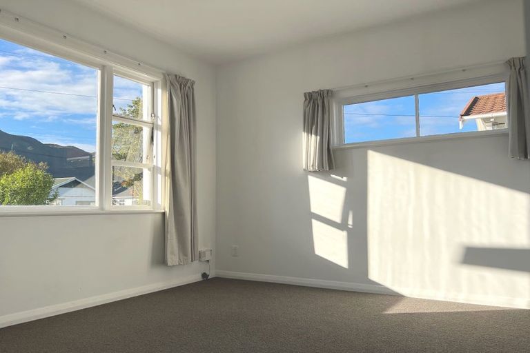 Photo of property in 4 Moana Grove, Waiwhetu, Lower Hutt, 5010