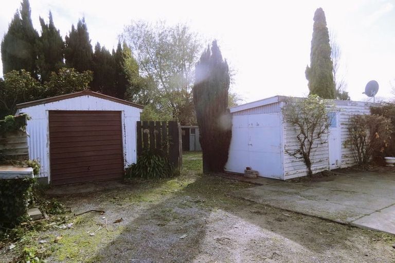 Photo of property in 49 Wainoni Road, Wainoni, Christchurch, 8061