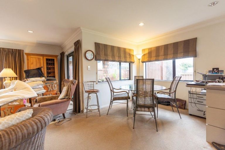 Photo of property in 215 Park Road, Hokowhitu, Palmerston North, 4410