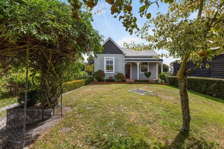 Photo of property in 22 Takiroa Street, Urenui, 4375