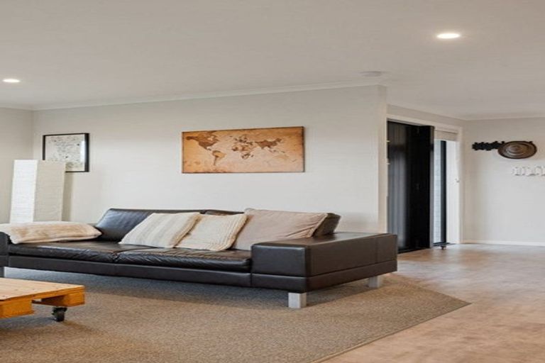 Photo of property in 19 Rose Leigh Drive, Cambridge, 3434